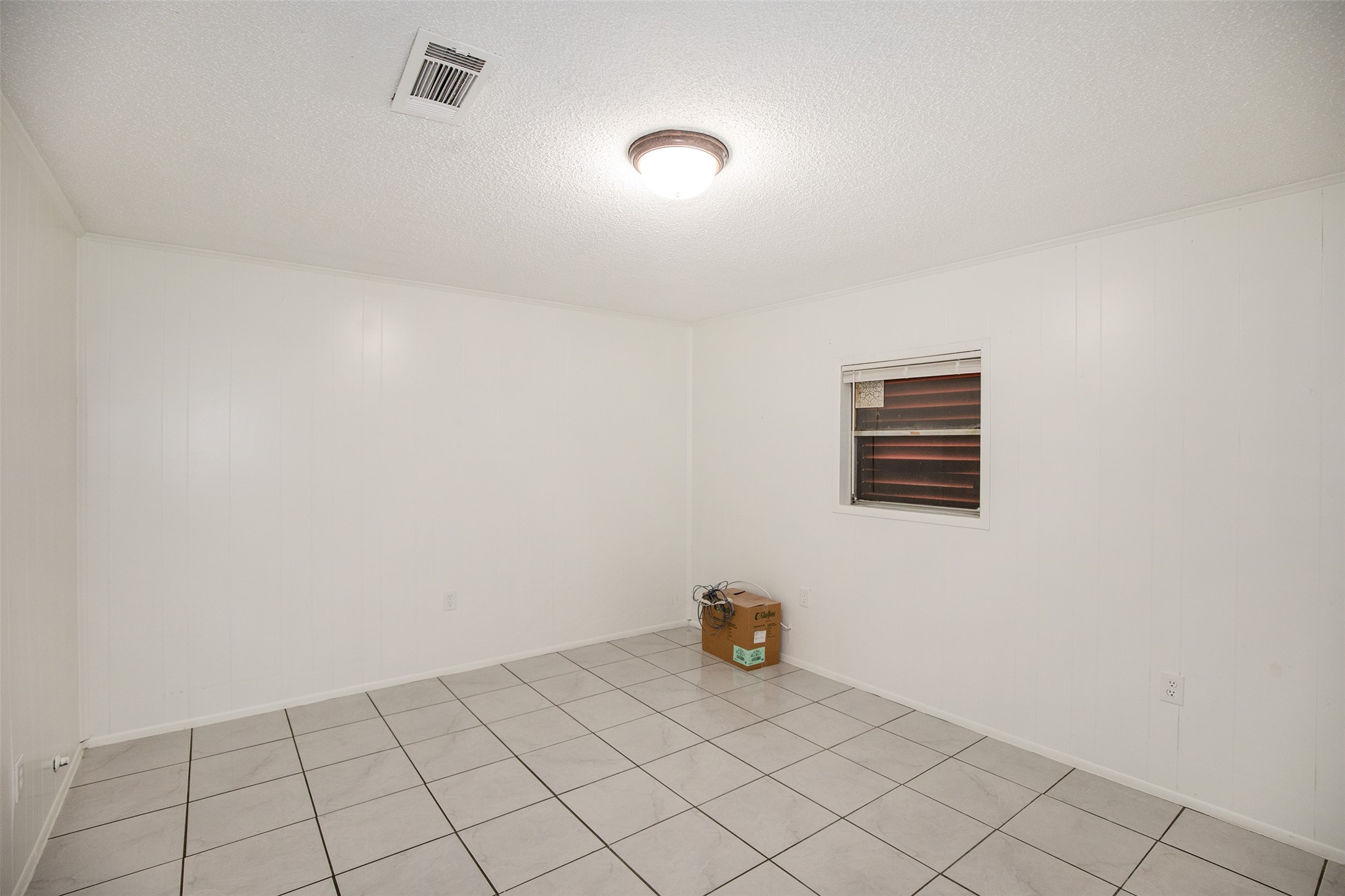 2020 B Rosalee Street La Marque, TX 77568 - Photo 16 of 22 Primary bedroom