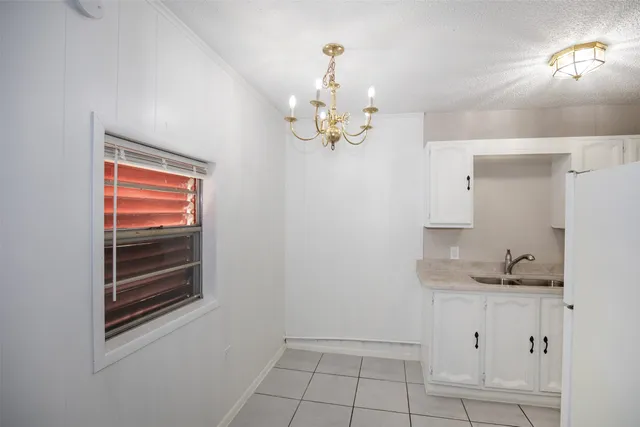 $950 | 2020 B Rosalee Street, La Marque, TX 77568