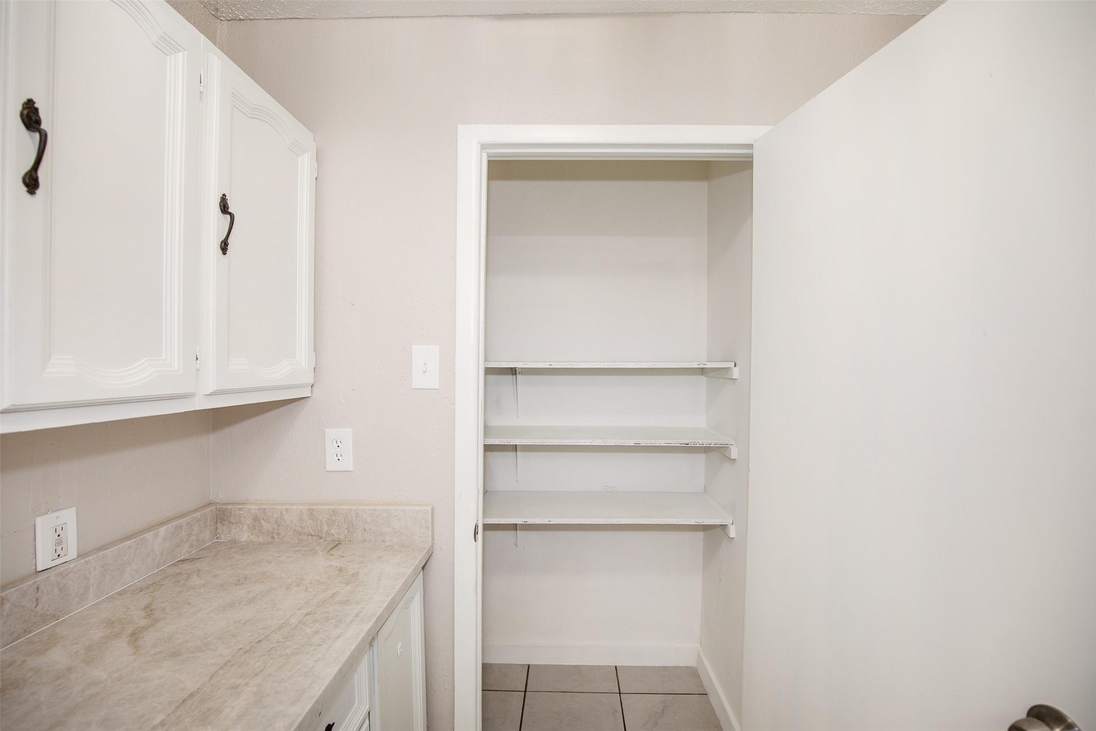 2020 B Rosalee Street La Marque, TX 77568 - Photo 9 of 22 Pantry