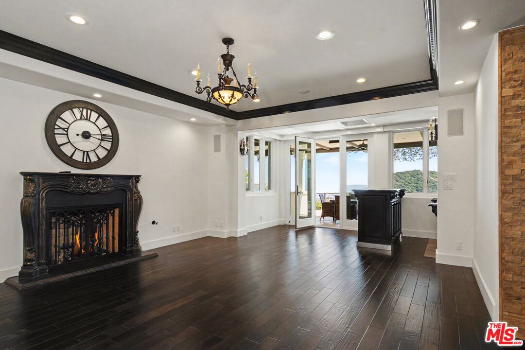 12608 Promontory Road Los Angeles, CA 90049 - Photo 16 of 68