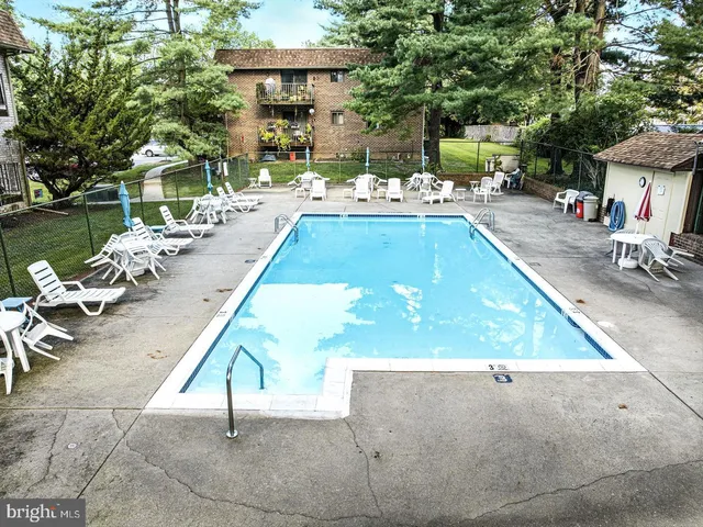 $218,000 | 368 B Saybrook Lane, Wallingford, PA 19086