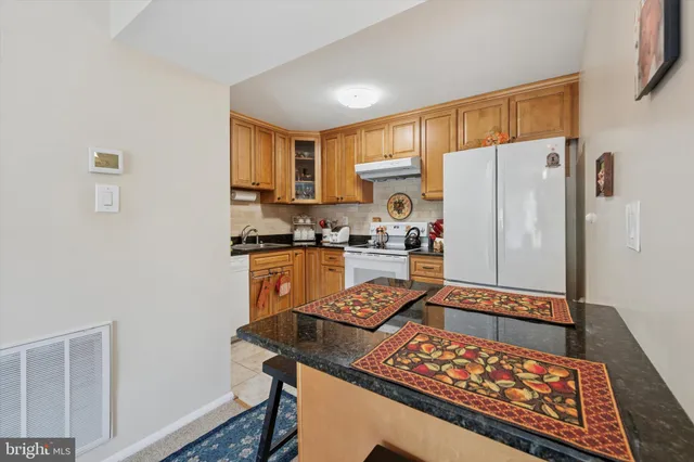 $218,000 | 368 B Saybrook Lane, Wallingford, PA 19086