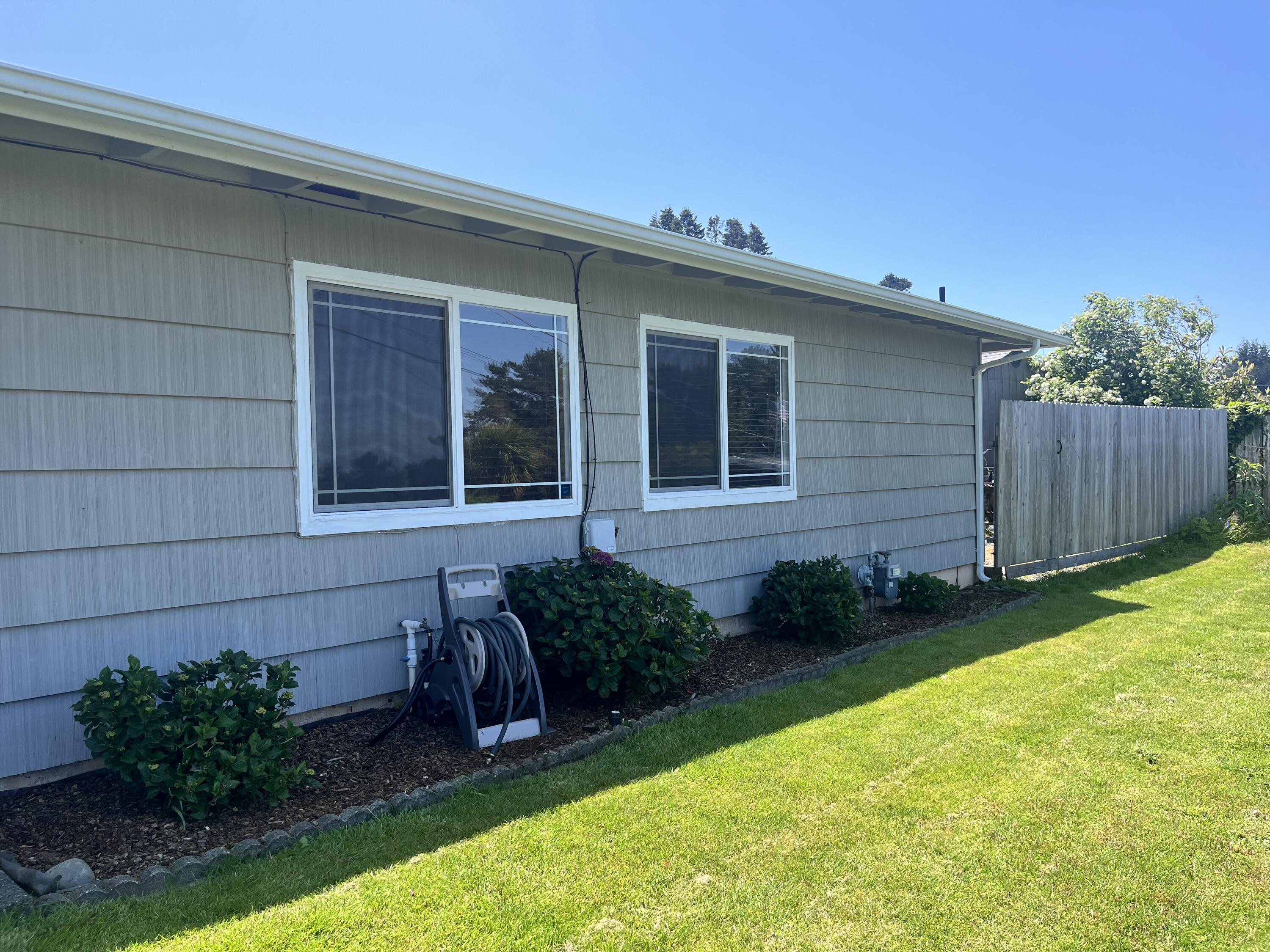 2488 Harbor View Drive Eureka, CA 95503 - Photo 5 of 28