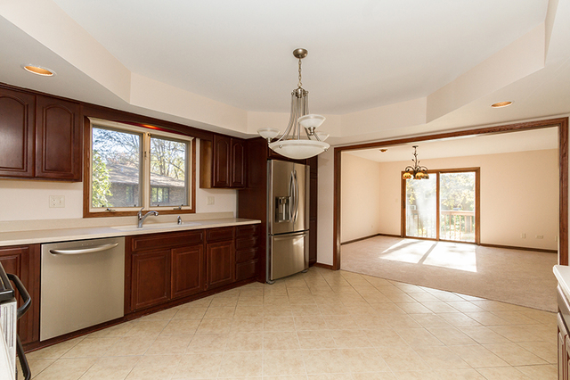 26 Green Ridge Road Elgin, IL 60120 - Photo 3 of 22