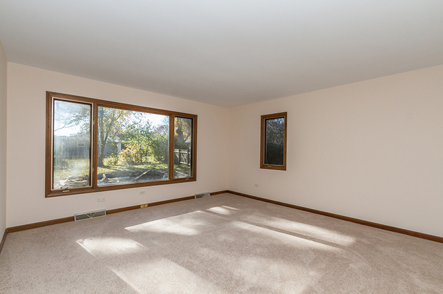26 Green Ridge Road Elgin, IL 60120 - Photo 7 of 22