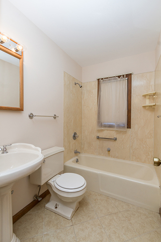 26 Green Ridge Road Elgin, IL 60120 - Photo 9 of 22