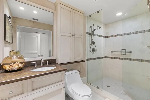 $999,000 | 406 La Peninsula Boulevard, Unit 406, Naples, FL 34113