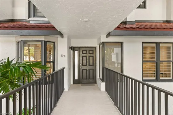 $999,000 | 406 La Peninsula Boulevard, Unit 406, Naples, FL 34113