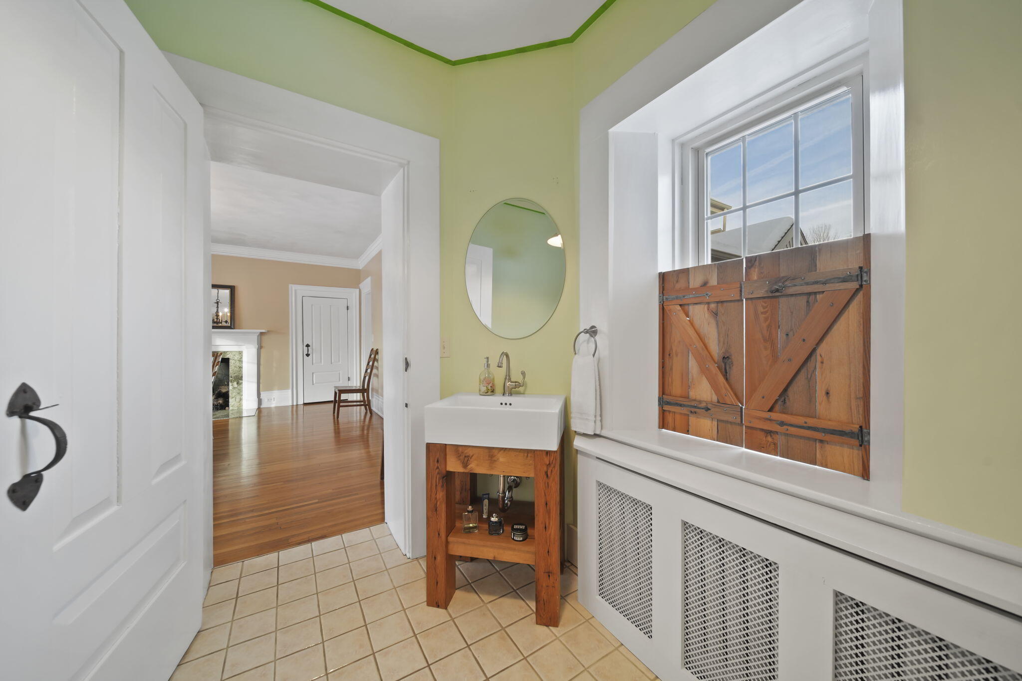 208 Glasgow Road Jackson, MI 49201 - Photo 22 of 94 Convenient half bath