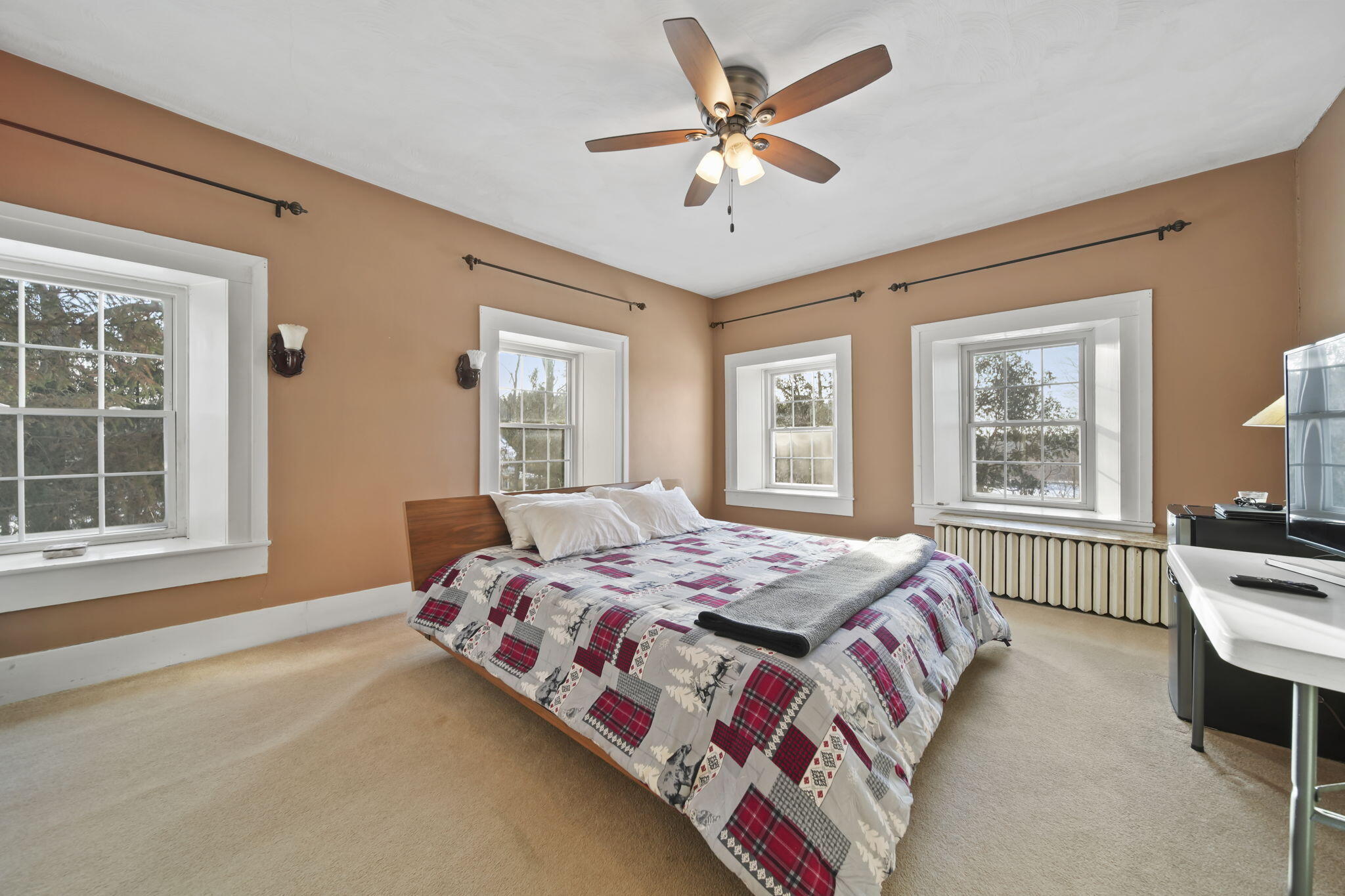 208 Glasgow Road Jackson, MI 49201 - Photo 29 of 94 Spacious bedroom