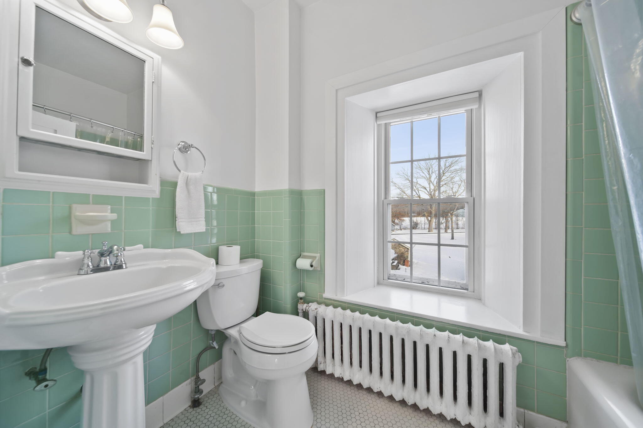 208 Glasgow Road Jackson, MI 49201 - Photo 31 of 94 Full bath