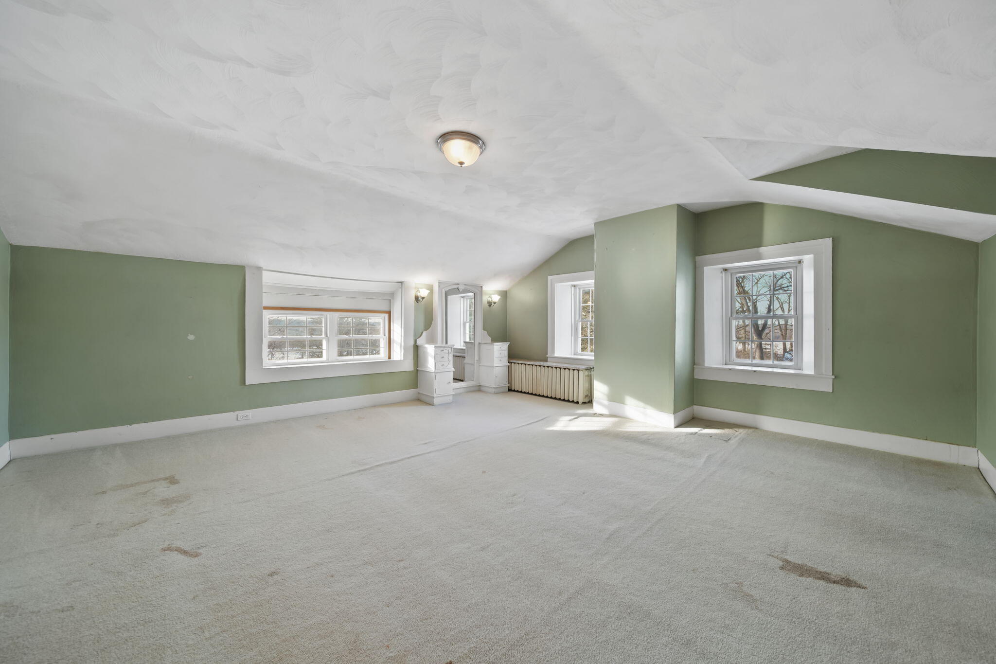 208 Glasgow Road Jackson, MI 49201 - Photo 32 of 94 Spacious BR- filled with character