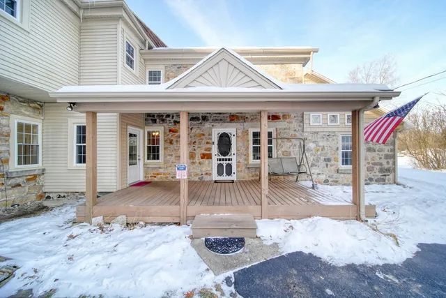 $727,000 | 208 Glasgow Road, Jackson, MI 49201