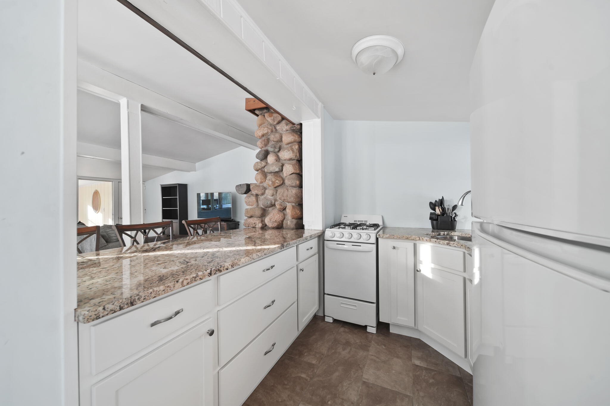 208 Glasgow Road Jackson, MI 49201 - Photo 52 of 94 Efficient clean kitchen