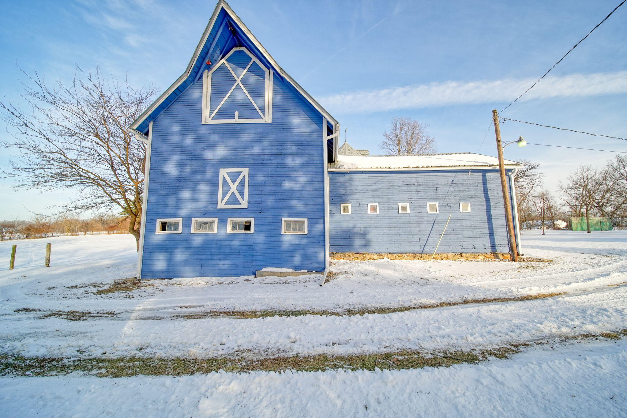 208 Glasgow Road Jackson, MI 49201 - Photo 65 of 94 Re-stained & new metal roof