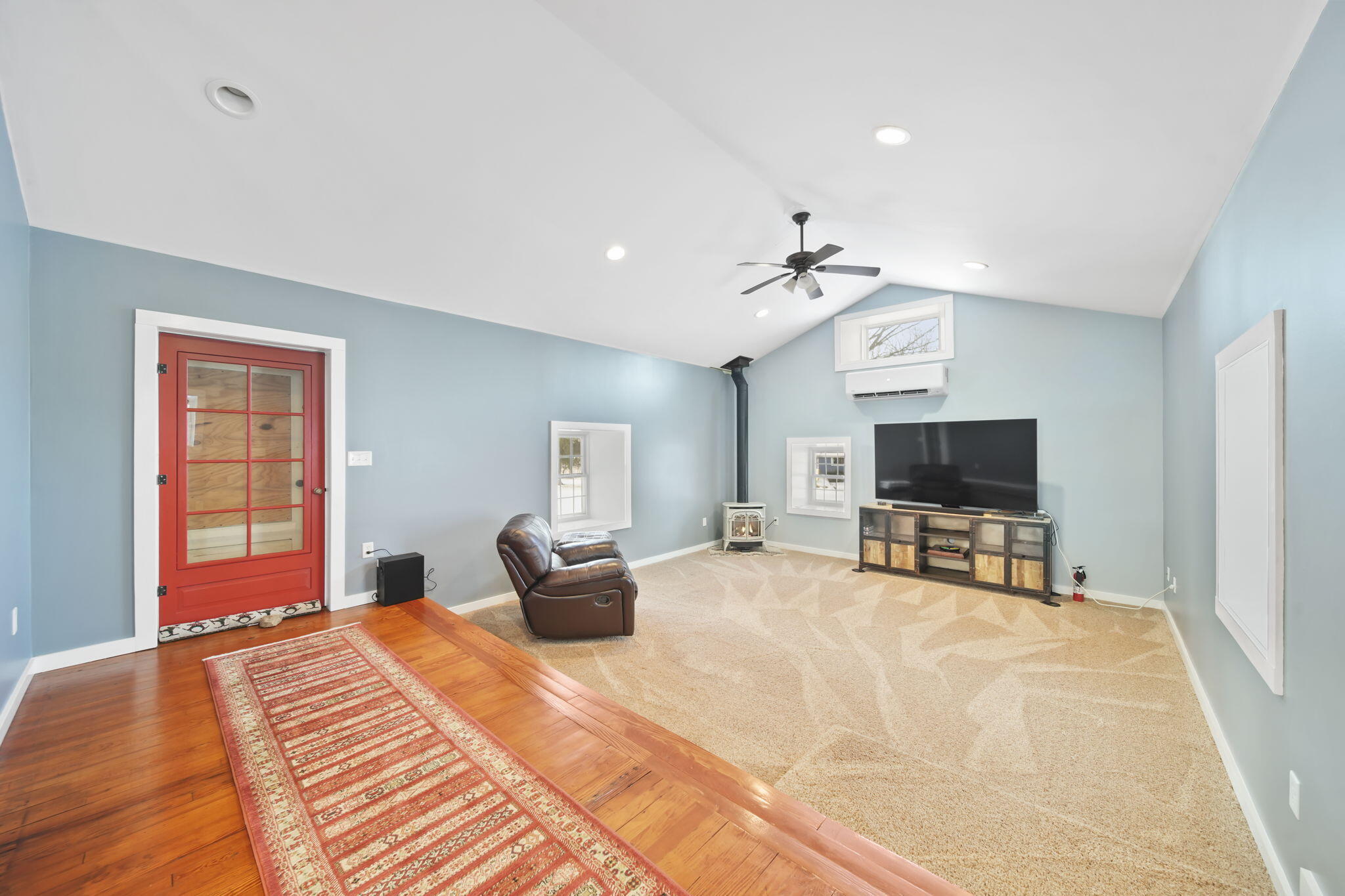 208 Glasgow Road Jackson, MI 49201 - Photo 7 of 94 Terrific family room