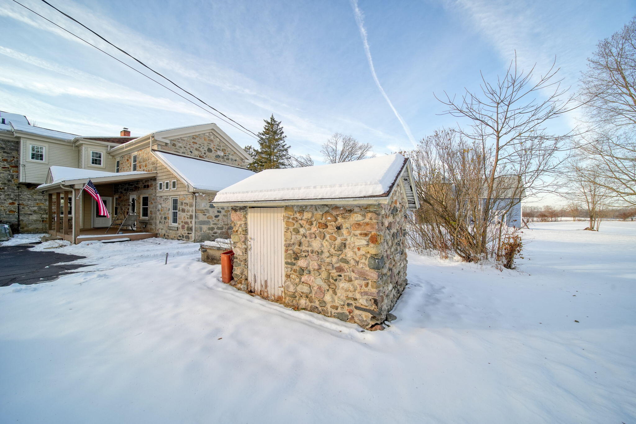 208 Glasgow Road Jackson, MI 49201 - Photo 76 of 94 Stone out building