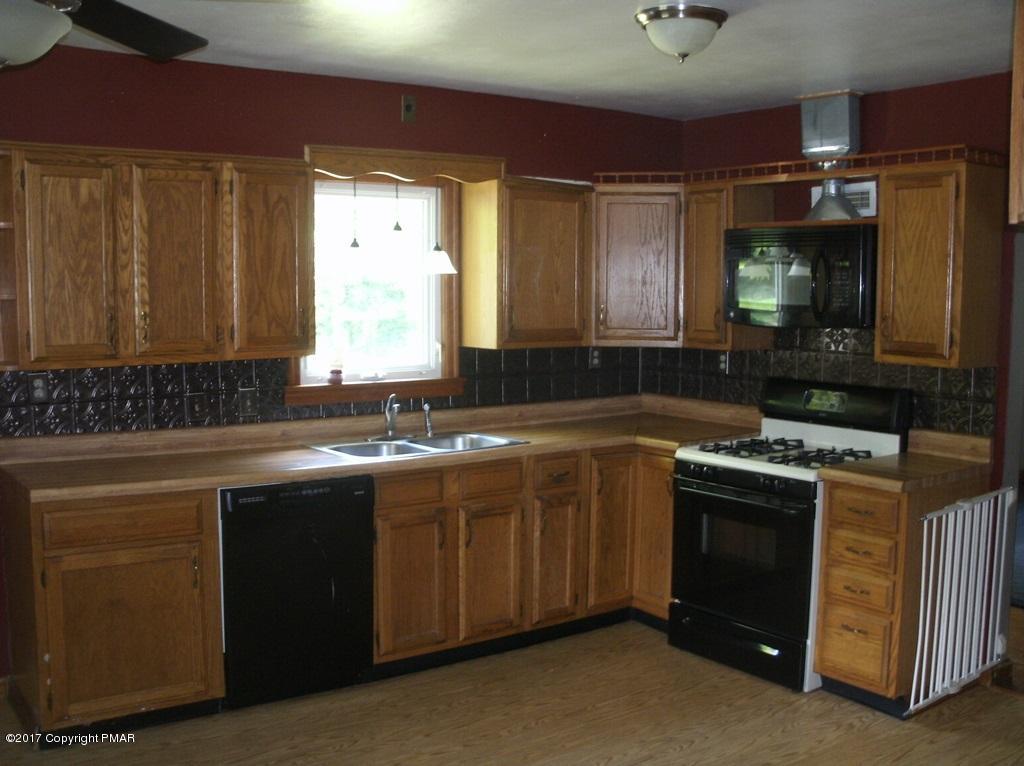 174 East County Road Sugarloaf, PA 18249 - Photo 10 of 13 kitchen