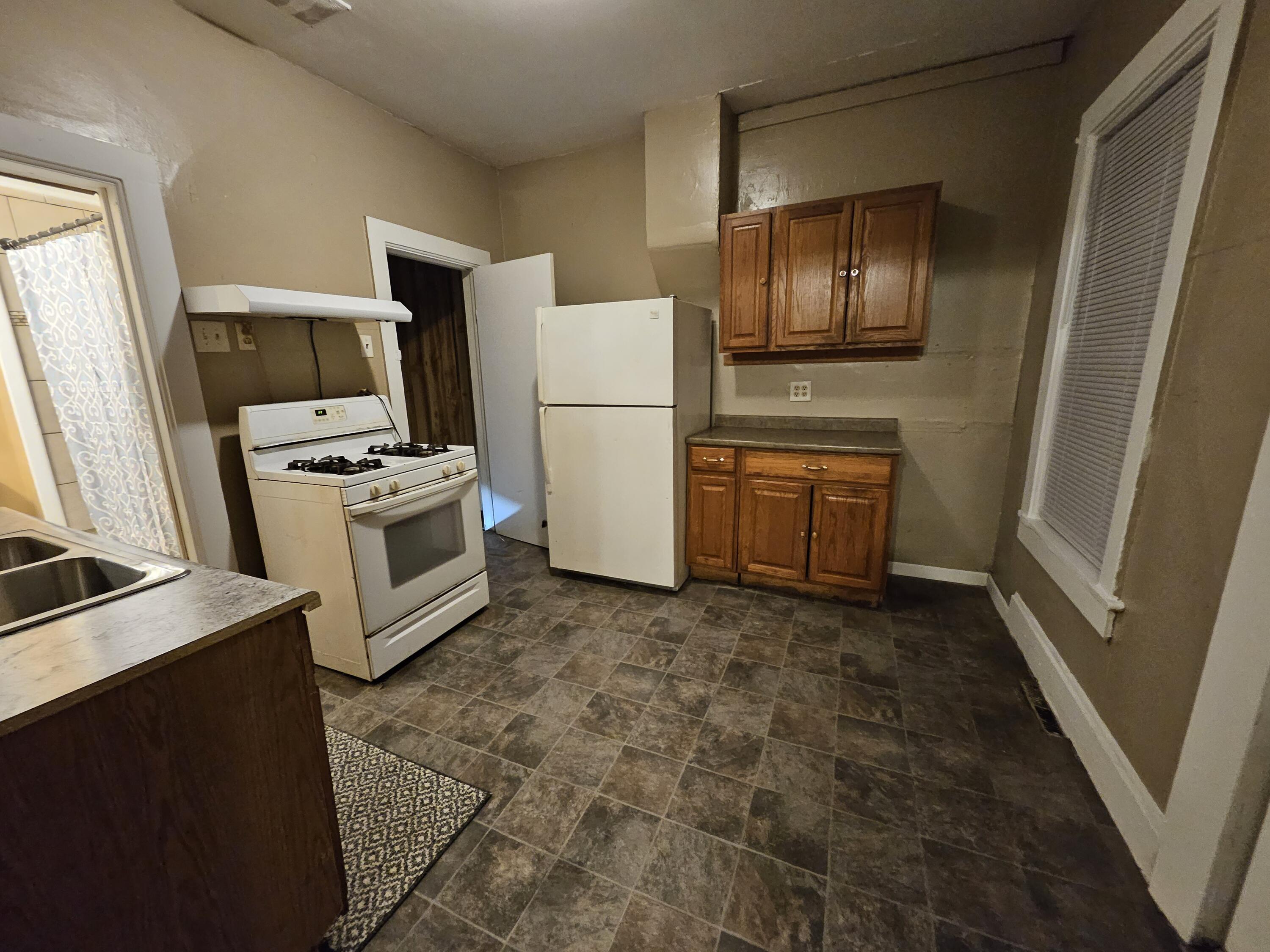 1605 Phillips Avenue Racine, WI 53403 - Photo 4 of 26 1000018270