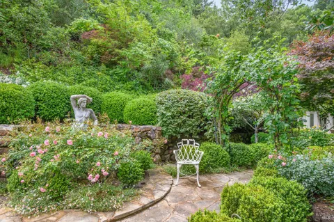 $4,990,000 | 2 Woodland Place, Kentfield, CA 94904