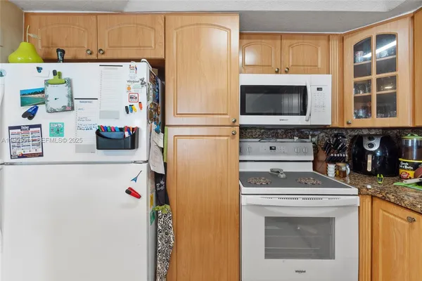 $470,596 | 7144 West 2nd Lane, Hialeah, FL 33014