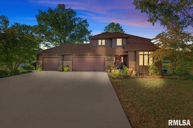 $825,000 | 12 Wedgewood Court, Taylorville, IL 62568