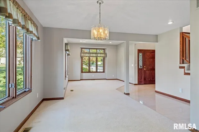 $825,000 | 12 Wedgewood Court, Taylorville, IL 62568