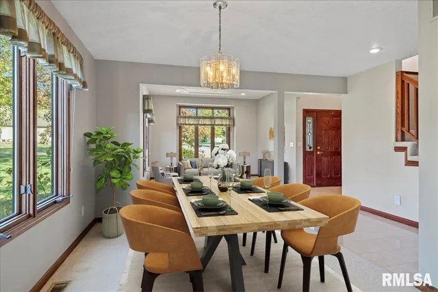 $825,000 | 12 Wedgewood Court, Taylorville, IL 62568