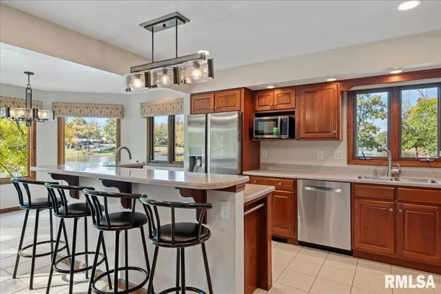 $825,000 | 12 Wedgewood Court, Taylorville, IL 62568