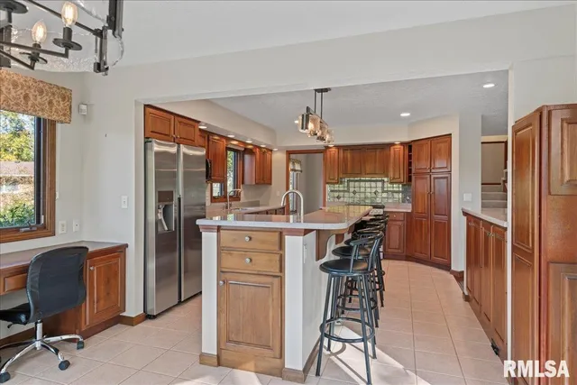 $825,000 | 12 Wedgewood Court, Taylorville, IL 62568