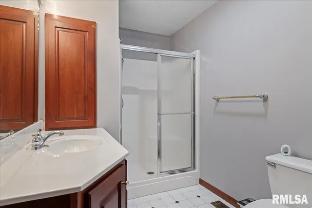 $825,000 | 12 Wedgewood Court, Taylorville, IL 62568