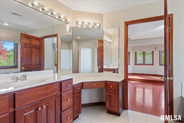 $825,000 | 12 Wedgewood Court, Taylorville, IL 62568