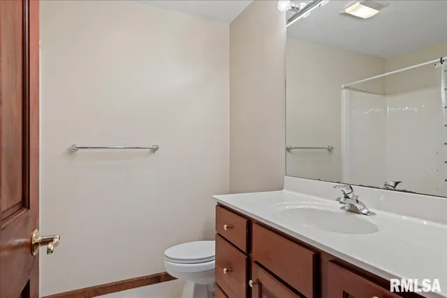 $825,000 | 12 Wedgewood Court, Taylorville, IL 62568