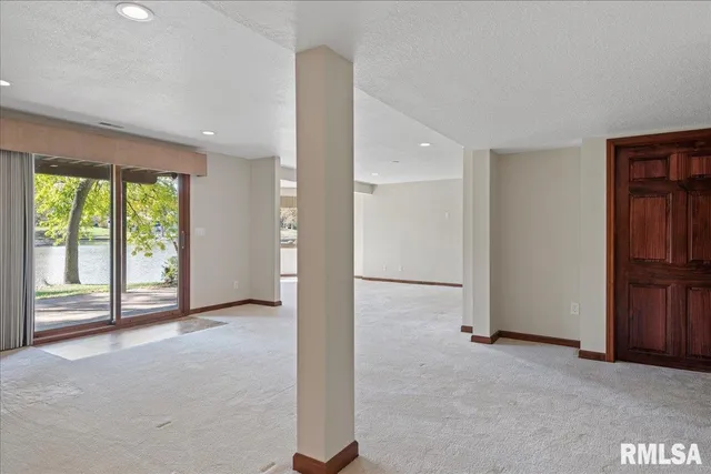 $825,000 | 12 Wedgewood Court, Taylorville, IL 62568