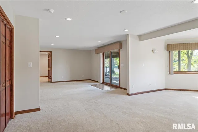 $825,000 | 12 Wedgewood Court, Taylorville, IL 62568