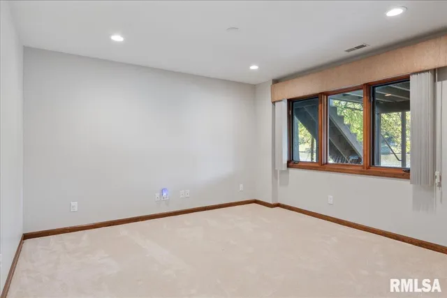 $825,000 | 12 Wedgewood Court, Taylorville, IL 62568