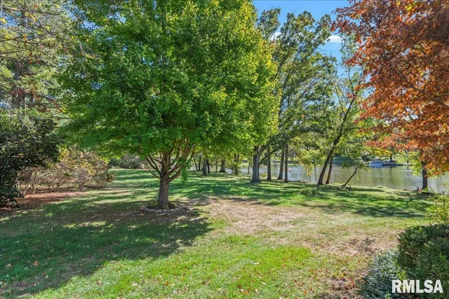 $825,000 | 12 Wedgewood Court, Taylorville, IL 62568