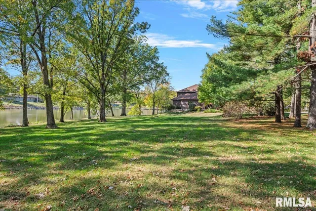 $825,000 | 12 Wedgewood Court, Taylorville, IL 62568