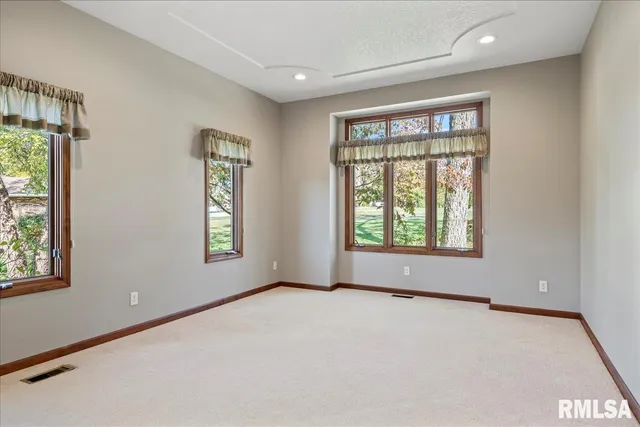 $825,000 | 12 Wedgewood Court, Taylorville, IL 62568