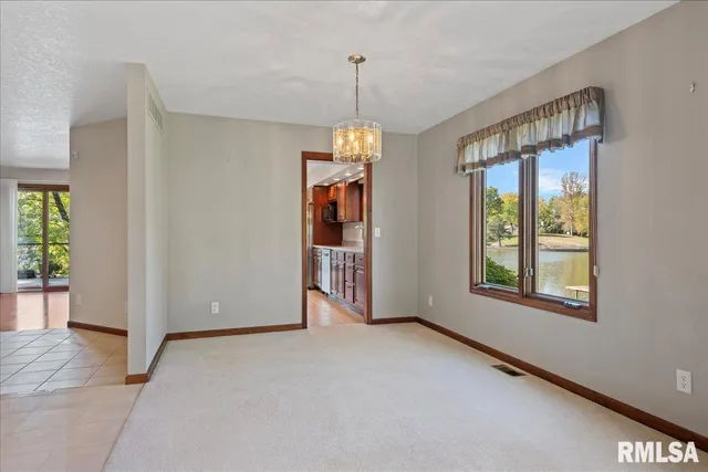 $825,000 | 12 Wedgewood Court, Taylorville, IL 62568