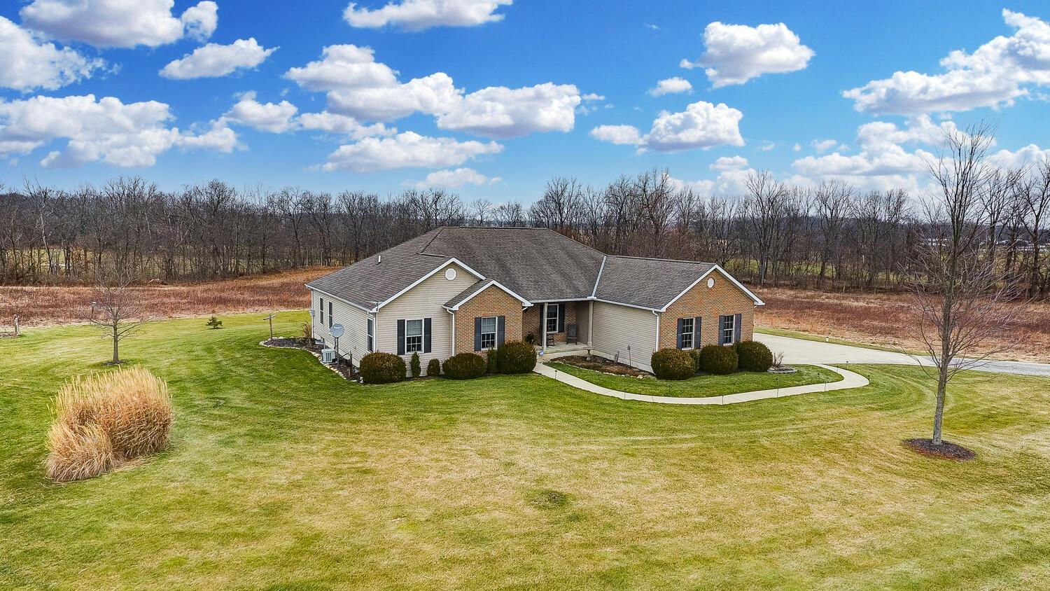 24975 Lunda Road Raymond, OH 43067 - Photo 5 of 54 50032631-003_web