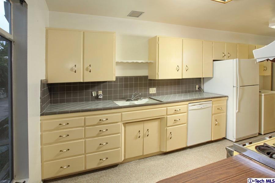 6534 Tokay Road Tujunga, CA 91042 - Photo 3 of 28 Additional Photo