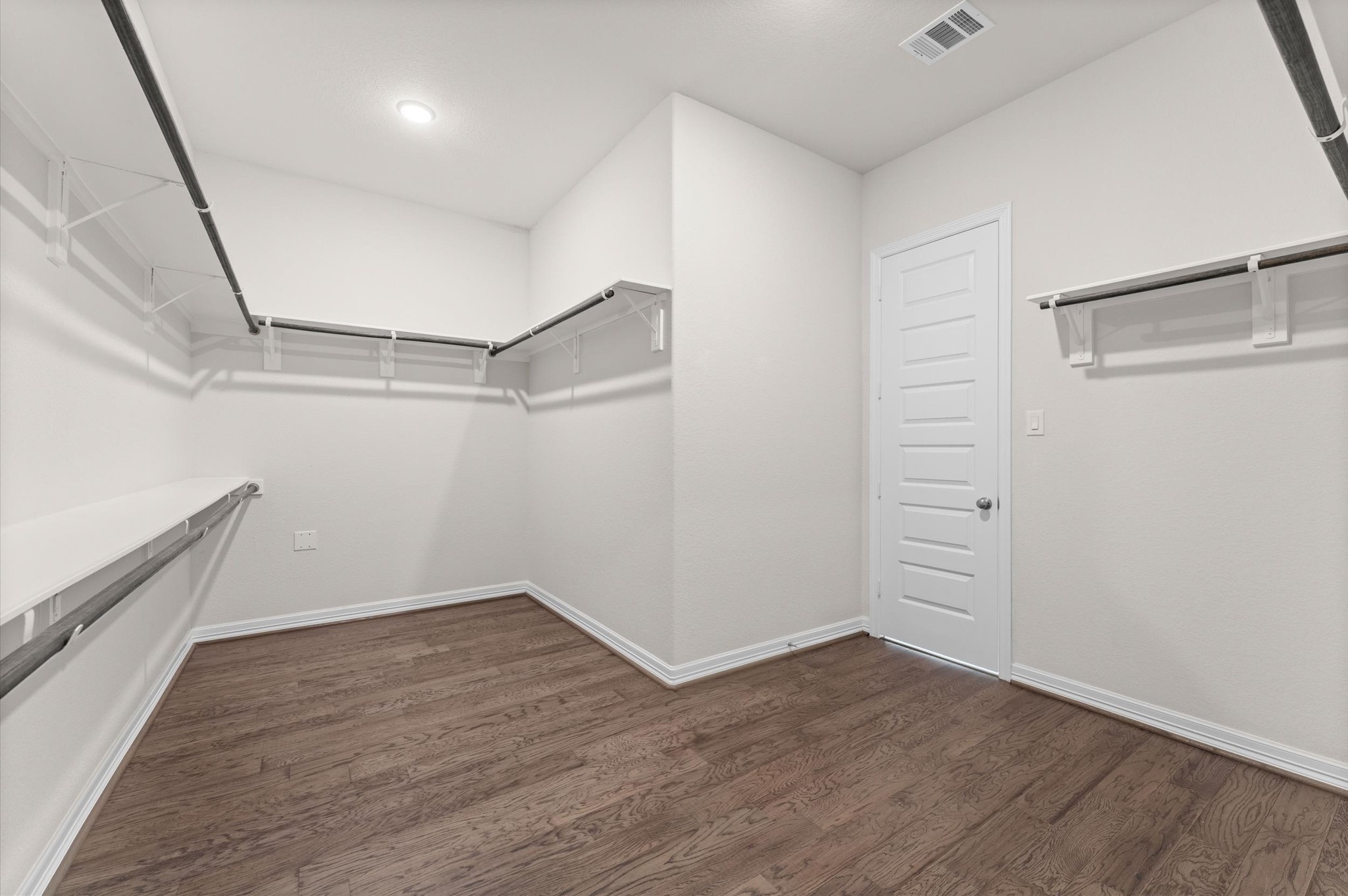 10106 Blythe Street Rosharon, TX 77583 - Photo 25 of 46 Primary Walk-In Closet