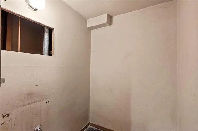 $179,000 | 6105 East 152nd Street, Grandview, MO 64030