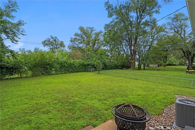 $179,000 | 6105 East 152nd Street, Grandview, MO 64030