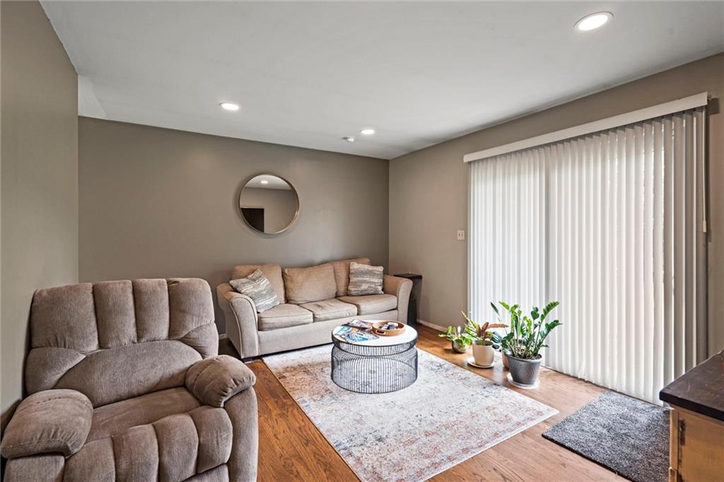 6105 East 152nd Street Grandview, MO 64030 - Photo 5 of 34