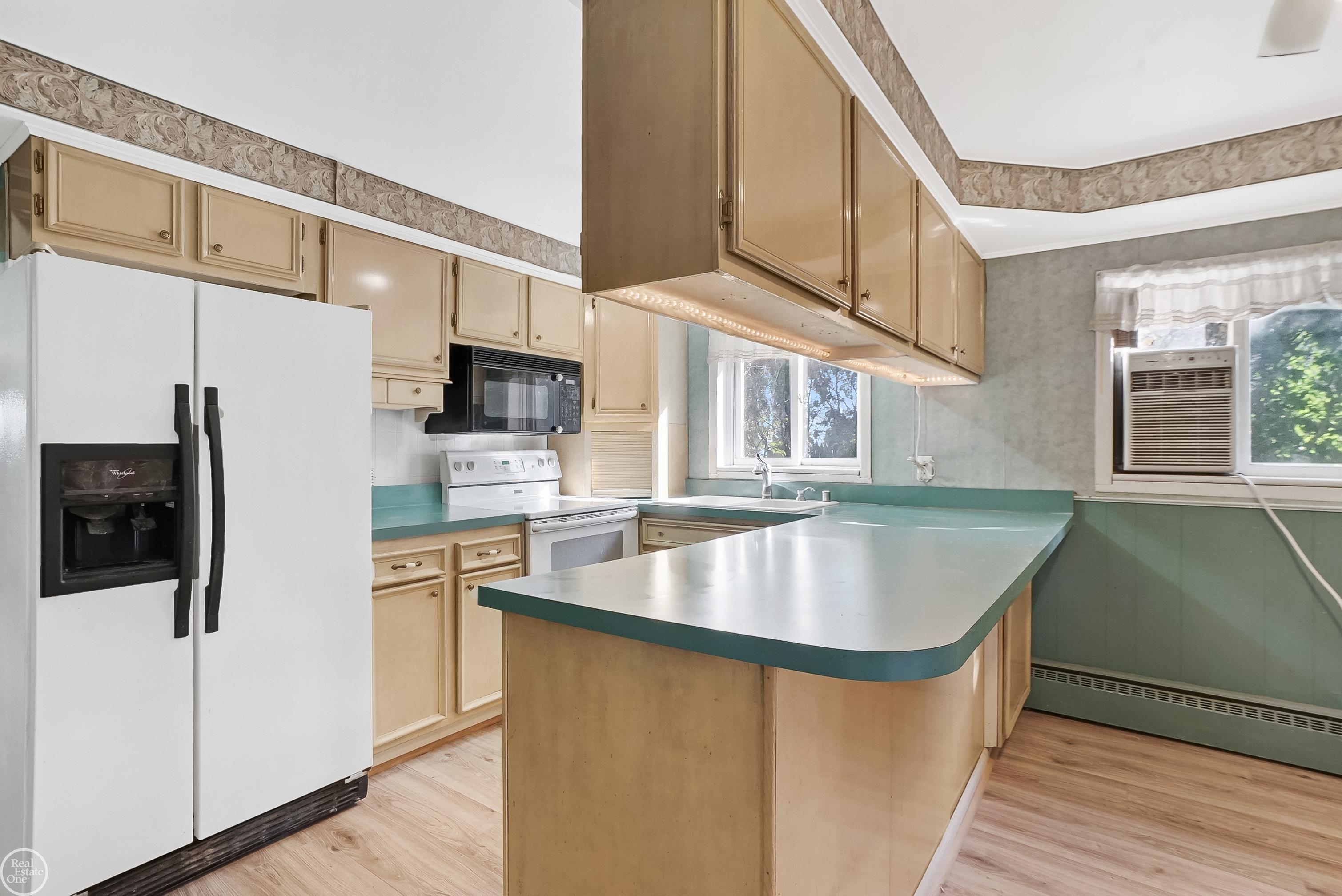 8540 River Road Marine City, MI 48039 - Photo 5 of 20 50157338-d788f3dd-f04e-4193-8cc1-5124f75eeaa6.JPG