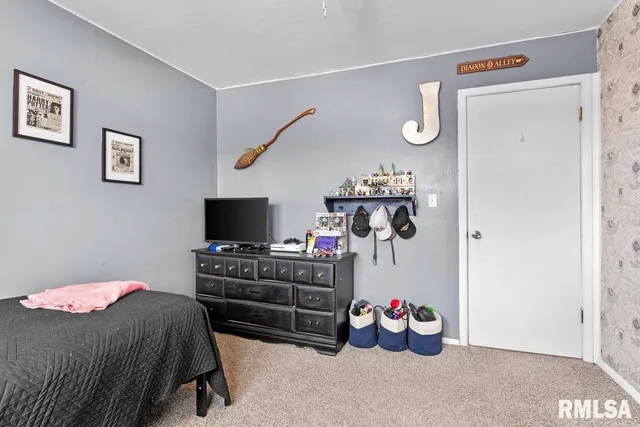 $260,000 | 50 Birch Lane, Williamsville, IL 62693