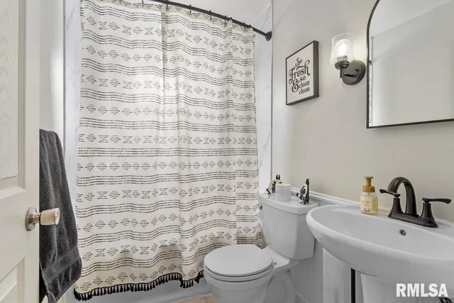 $260,000 | 50 Birch Lane, Williamsville, IL 62693