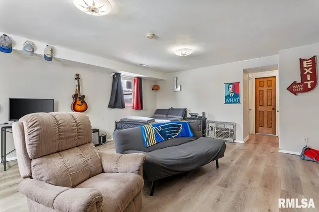 $260,000 | 50 Birch Lane, Williamsville, IL 62693